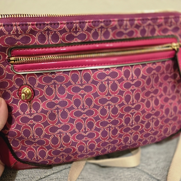 Coach Poppy Signature Metallic East West Swingpack Crossbody Bag in Pink - Picture 12 of 12